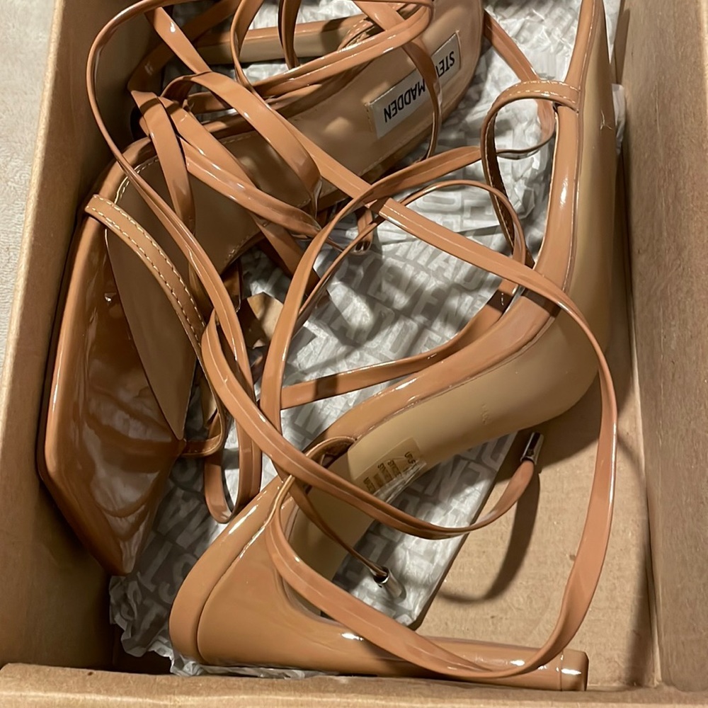 Steve Madden size 10 stripy heels